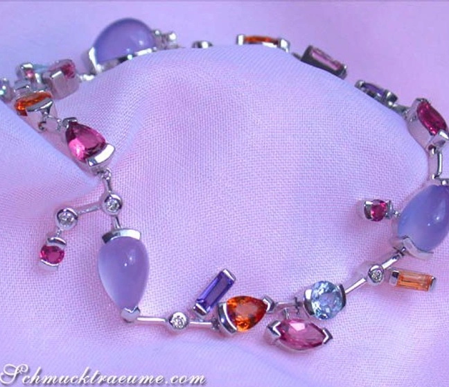 Multicolor-Edelstein-Armband mit 18 Karat Weißgold, detailreich, elegant Multicolor-Edelstein-Armband mit 18 Karat Weißgold, detailreich, elegant