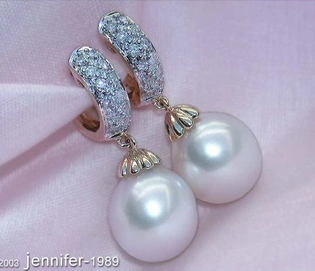 Perlenohrringe aus Gelbgold mit Diamantbesatz, Perlendurchmesser 12-13 mm