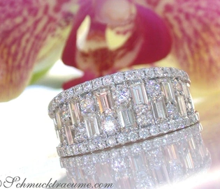 Erstklassiger Brillanten Band Ring mit Baguette Diamanten in Weißgold 750