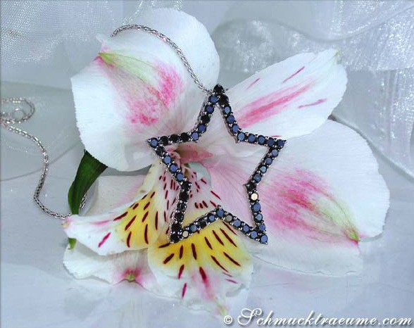 Schwarzer Diamanten-Stern-Anhänger mit glitzernden Diamanten in Weißgold 585