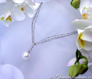 Südseeperlen-Collier in Weißgold mit Brillanten und großen Perle
