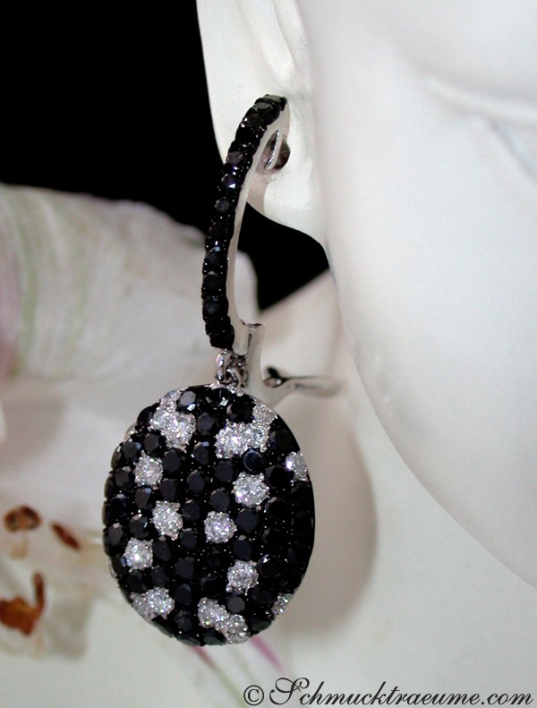 Ausgefallene Ohrhänger mit schwarzen Diamanten - Image 3