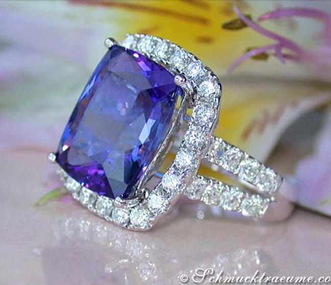 Erstklassiger AAA Tansanit Ring mit Brillanten - Image 1 Erstklassiger AAA Tansanit Ring mit Brillanten - Image 1