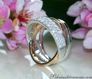 Glänzender Mehrreihiger Diamantenring in Weißgold und Roségold