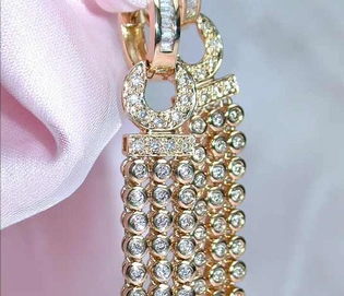 Gelbgold 585 Ohrgehänge mit 1.250 Brillanten W SI