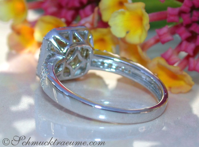 Schimmernder Brillantenring mit gelben Diamanten, Detailaufnahme, 750 Gold