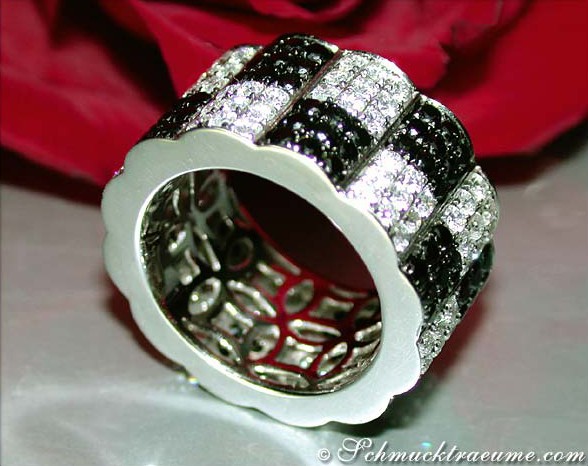 Puristischer Memory Ring mit schwarzen Diamanten & weißen Brillanten - Image 3