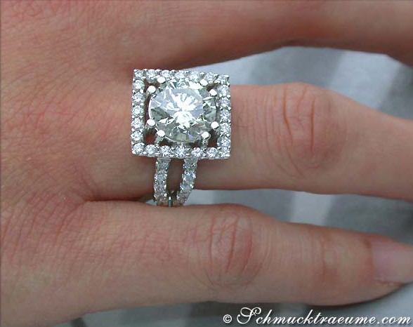 Verlobungsring mit 4,56 ct. Diamant in Weißgold 750