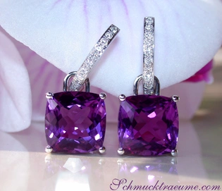 Klassische Amethyst-Kissen-Ohrhänger mit Diamanten in Weißgold