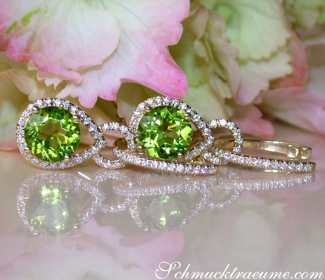 Bezaubernde Peridot Ohrringe mit Diamanten - Image 1 Bezaubernde Peridot Ohrringe mit Diamanten - Image 1