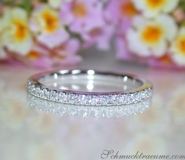 Ewig klassischer Brillanten Memory Ring in Weißgold - Image 1 Ewig klassischer Brillanten Memory Ring in Weißgold - Image 1