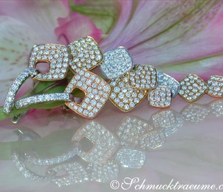 Erstklassige Brillanten Ohrgehänge in Weiß-, Gelb- & Roségold 750, prächtig mit Diamanten besetzt