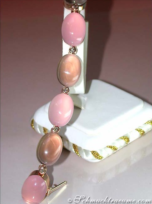 Rosenquarz-Armband mit Rauchquarzen und Brillanten, Roségold, Detailaufnahme
