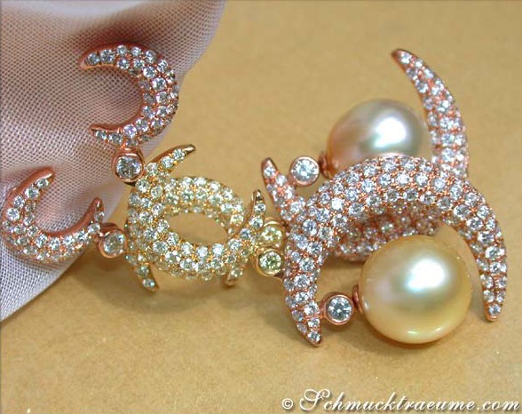 Goldene Südseeperlen-Ohrgehänge mit Diamanten, detailreich, handgefertigt, elegant.