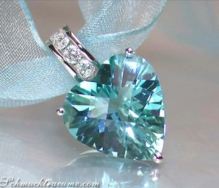 Weißgold-Aquamarin-Herz-Anhänger mit Diamanten, Detailaufnahme