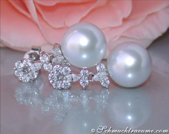 Südseeperlen-Ohrstecker mit Brillanten in Weißgold 750