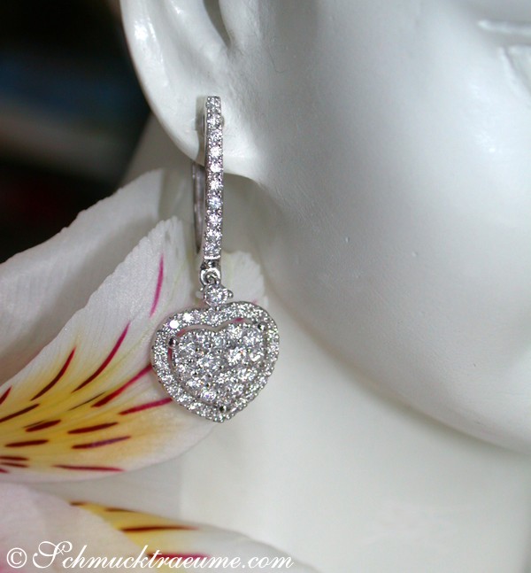 Elegante Diamant Ohrringe im Herz Design - Image 5