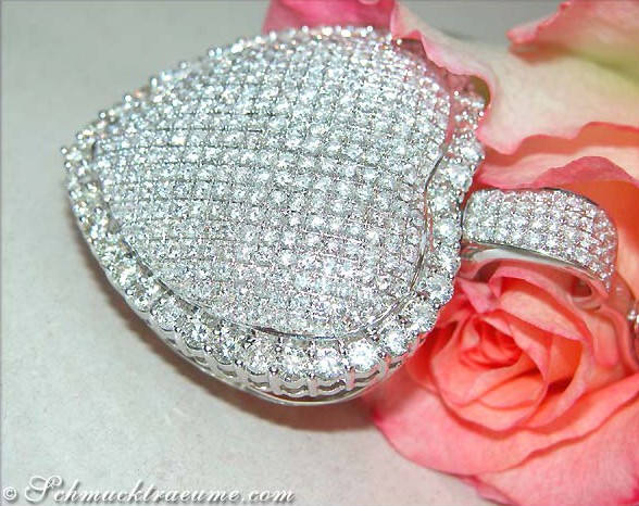 Herz-Anhänger mit 9.50 ct. Brillanten in Weißgold, Detailansicht