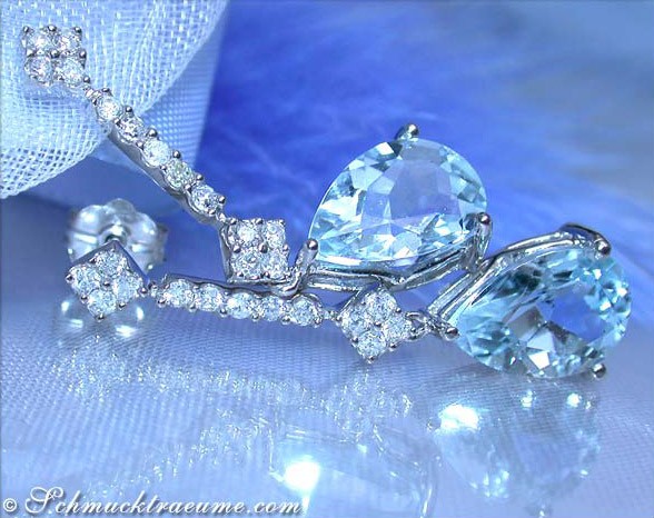 Feine Aquamarin-Ohrstecker mit Diamanten in Weißgold 585, Detailaufnahme