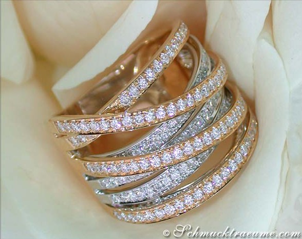 Mehrreihiger Diamantenring in Bicolor-Fertigung, goldener Glanz und funkelnde Brillanten