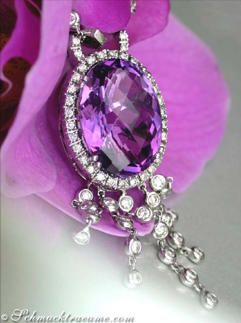 Detail des Amethyst-Colliers mit Brillanten, Art-Déco-Design, Weißgold 750