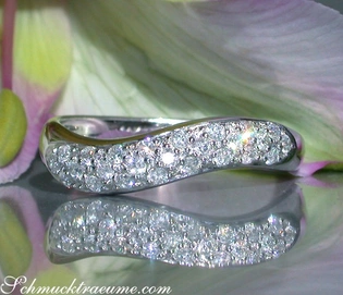 Geschwungener Diamantring mit 0.310 Karat W SI in Weißgold 585