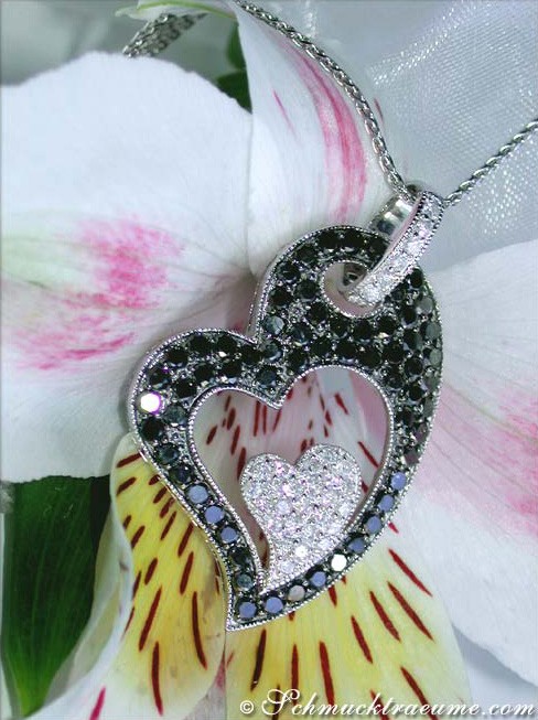 Charmanter Herz Anhänger mit schwarzen Diamanten - Image 2