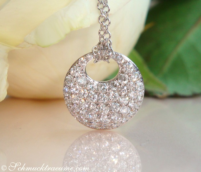 Weißgold-585-Kreis-Anhänger mit 0.830ct Brillanten