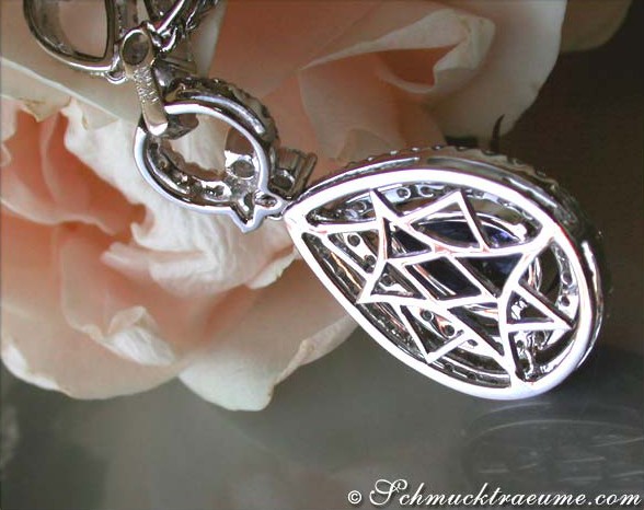 Silbernes Tansanit-Collier mit Pentagramm-Design, Detailaufnahme