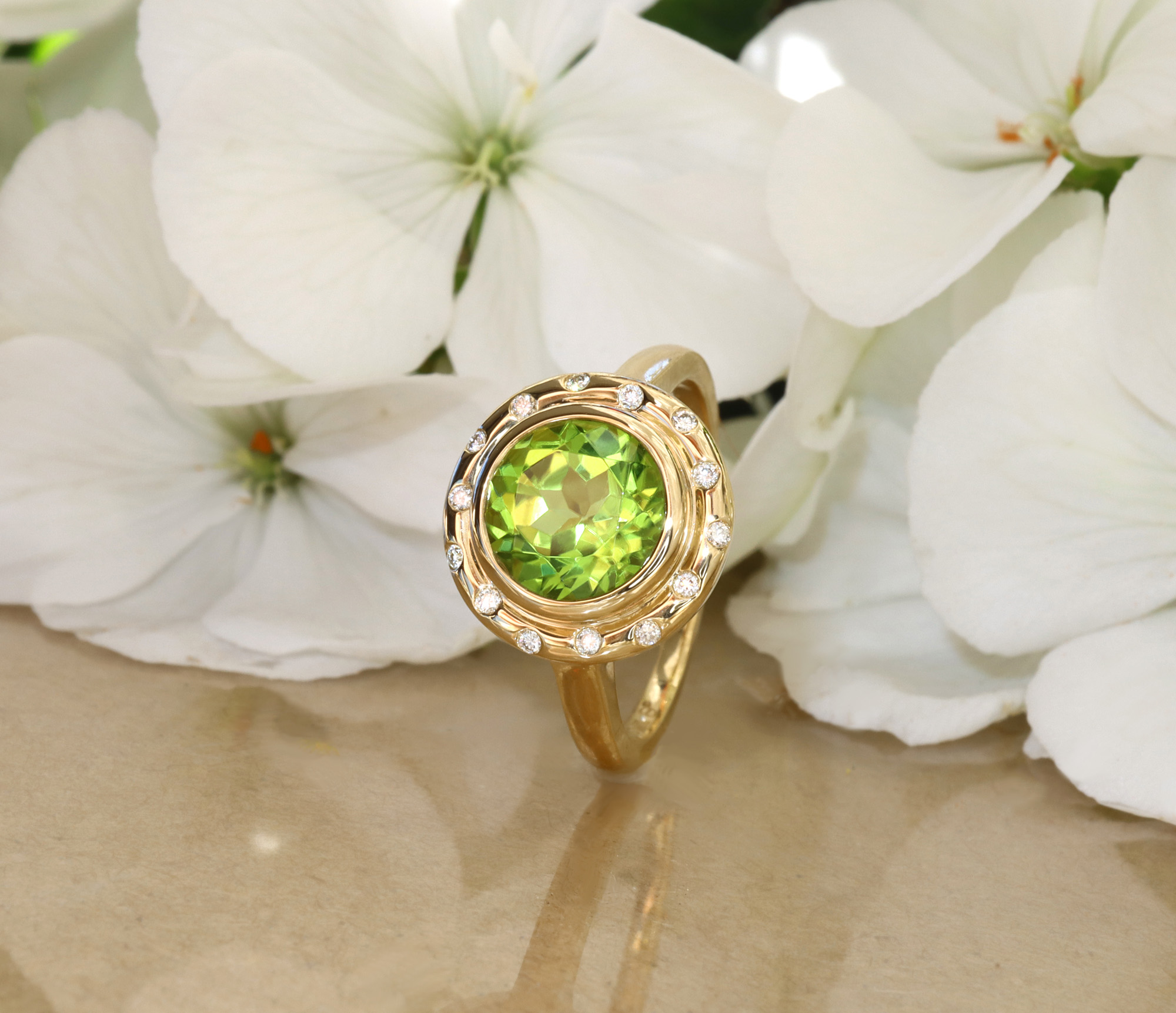 Ring "Orbit" mit Peridot und Brillanten - Image 7