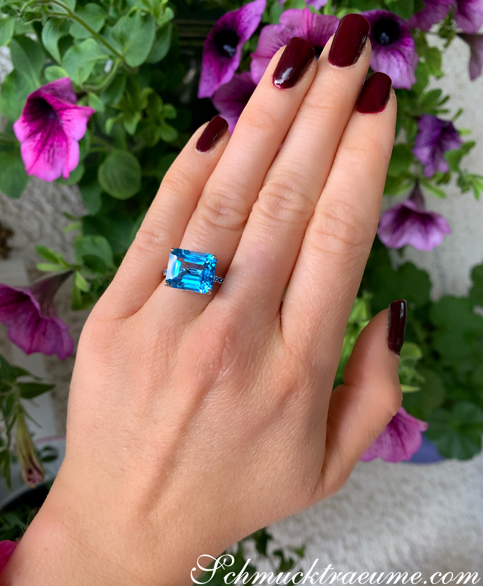 Auffallender Blautopas Ring mit Saphiren - Image 3