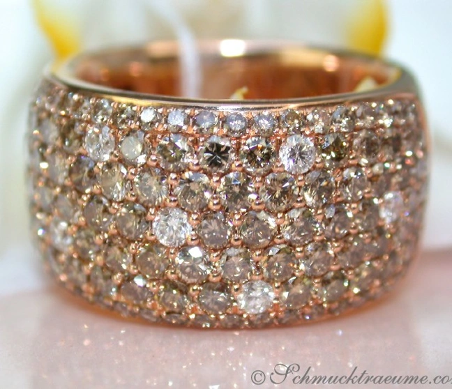 Rosenring aus Roségold 750 mit 2.998 Karat naturbraunen Brillanten Rosenring aus Roségold 750 mit 2.998 Karat naturbraunen Brillanten
