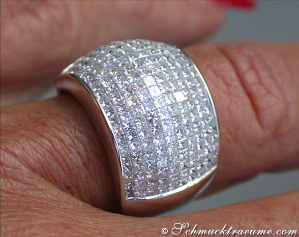 Princess-Diamant-Ring in Weißgold mit dichter Diamantbesatzung