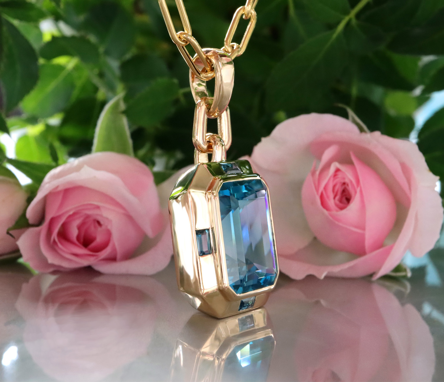 Außergewöhnliches Blautopas Collier "Blue Elegance" - Image 11