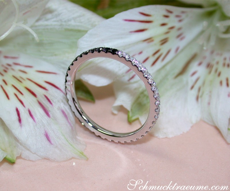 Wandelbarer Memory Ring mit weißen und schwarzen Diamanten - Image 13