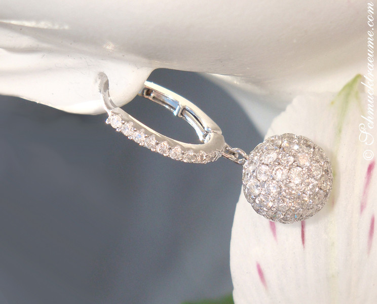 Edle Diamant Pavé Kugel Ohrringe - Image 5