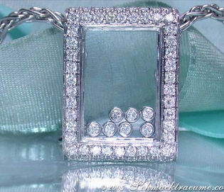 Diamantanhänger mit Glasrückwand und Perlen, Detailaufnahme, Weißgold 750