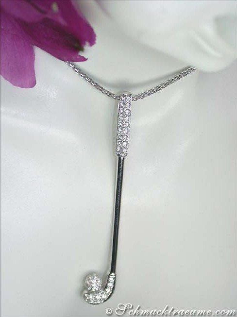 Weiße Diamanten Golfschläger-Anhänger in Weißgold 750, Detailaufnahme, eleganter Design, funkelnde Diamanten, hochwertige