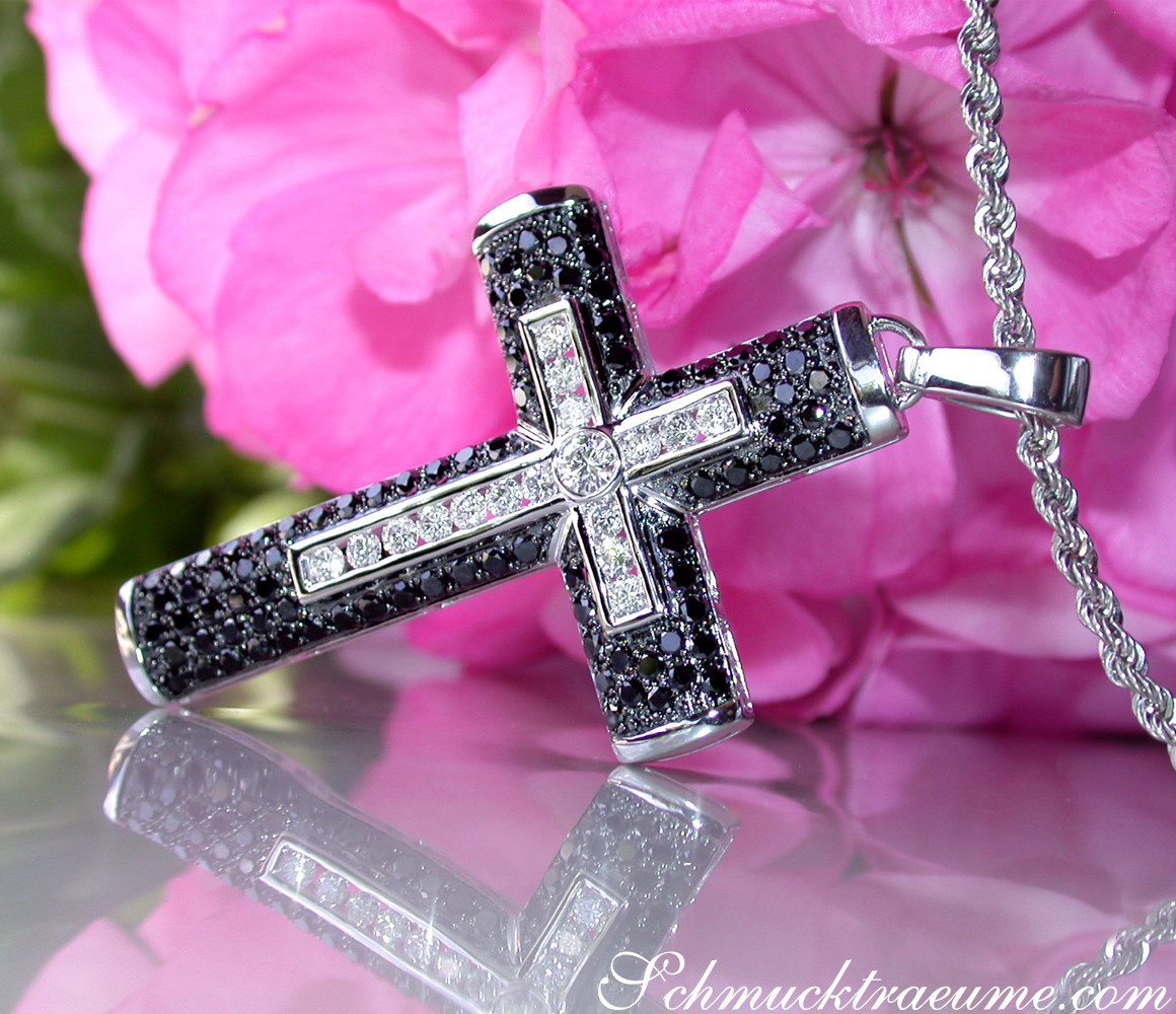 Edler Kreuz-in-Kreuz Anhänger mit schwarzen Diamanten - Image 8