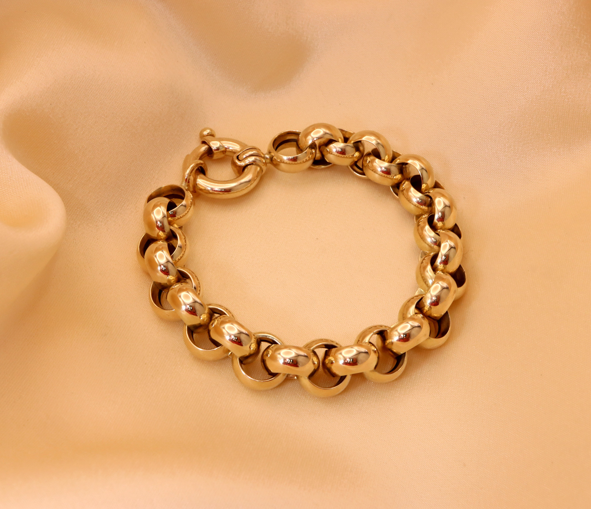 Goldarmband aus Gelbgold 585, glänzende Verzierungen, Detailansicht