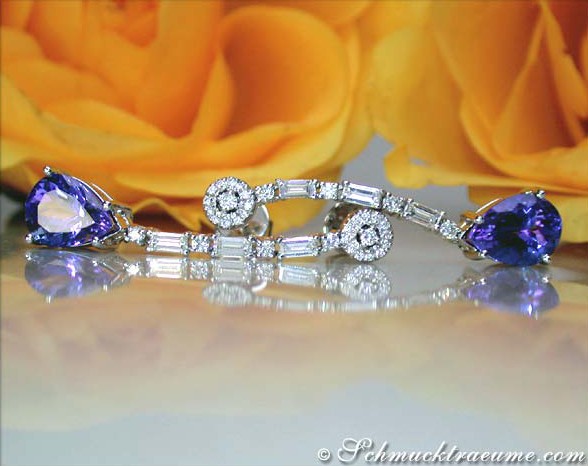 Klassische Lange Tansanit-Tropfen-Ohrhänger mit Brillanten in Weißgold