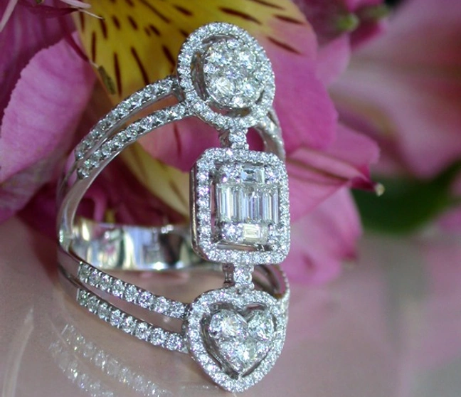 Ausgefallener Brillanten Ring mit Baguette Diamanten - Image 1 Ausgefallener Brillanten Ring mit Baguette Diamanten - Image 1