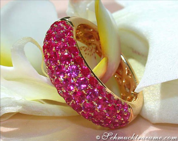 Edler Rubin Pavé Ring mit 3.550 Karat in Gelbgold 585