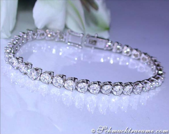 Weißgold 750 Armband mit 9.31 ct. Diamanten, glitzernd und elegant