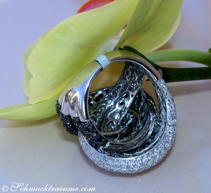 Üppiger schwarze Diamanten Ring mit weißen Brillanten - Image 7