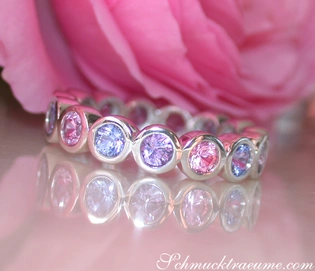 Saphir Memory Ring mit Pastellfarben auf Weißgold 585