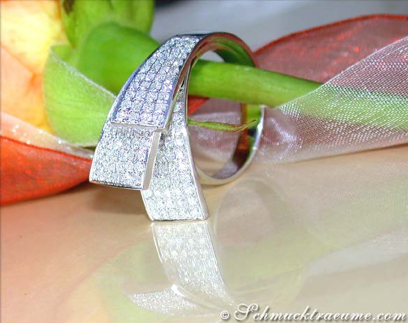 Exklusiver Brillantenring im Fächer-Design aus Weißgold 750