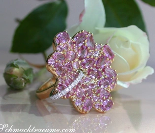 Rosa Saphir Ring im Blüten Design aus Gelb- & Weißgold 750