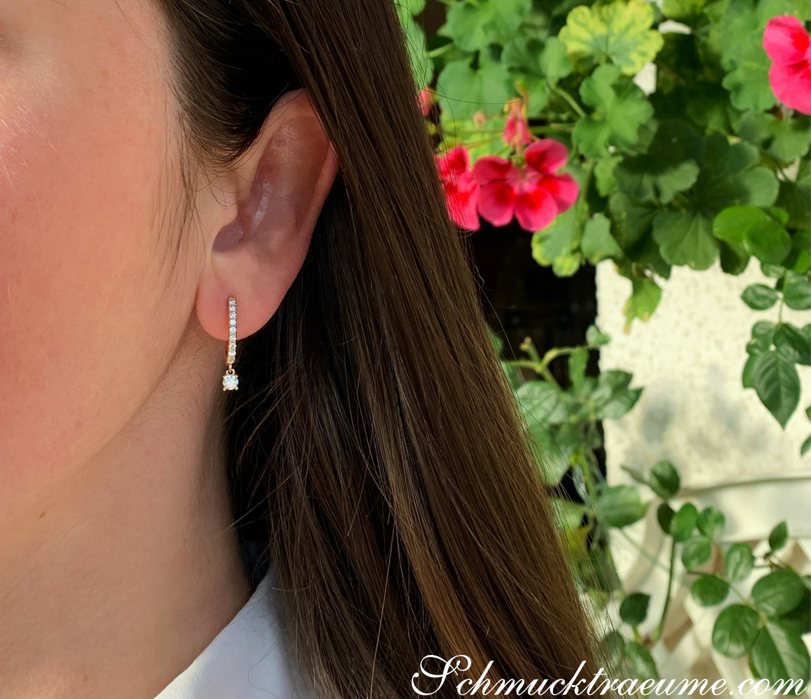 Brillanten Creolen im Gelbgold mit funkelnden Diamanten, Detailansicht