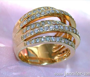 "Mehrzeiliger Brillantenring aus Gelbgold 750, detaillierte Ansicht